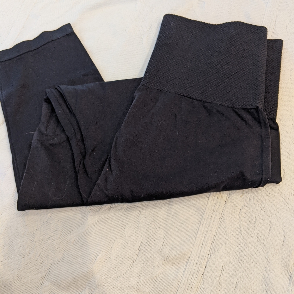 NWOT ZENANA Tummy Control Black Leggings size Lg